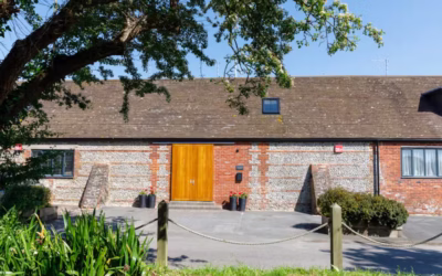 Lock Keepers Cottage-situated in the heart of Birdham Pool Marina